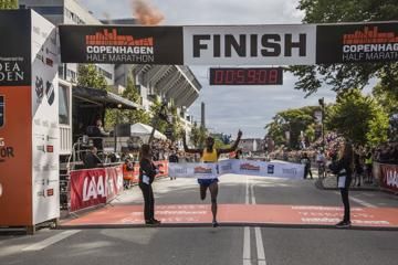 wangari-wins-copenhagen-half-marathon